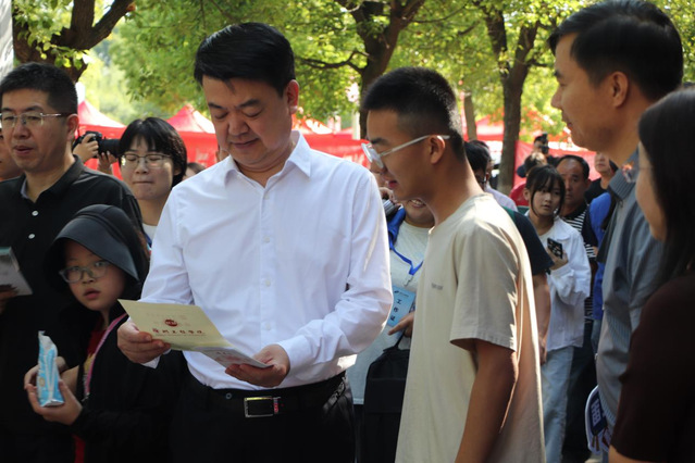 暖心迎新生 逐梦启新程——环境...